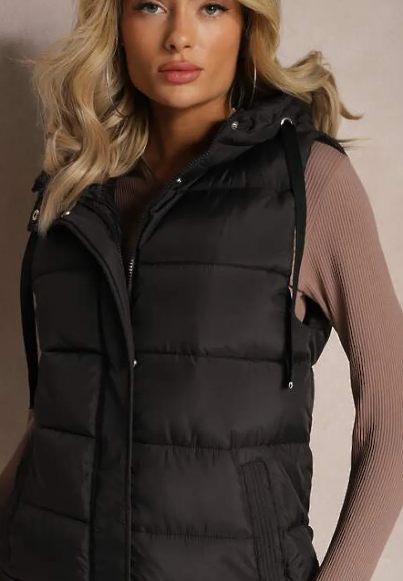 Czarna Kamizelka o Wydłużonym Fasonie z Pikowaniem i Kieszeniami Banuni