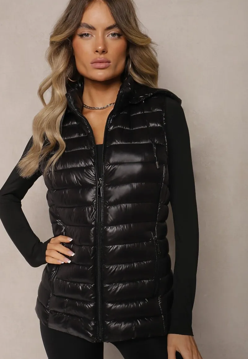 Czarna Kamizelka Ozdobiona Pikowaniem i Kapturem Mivandra