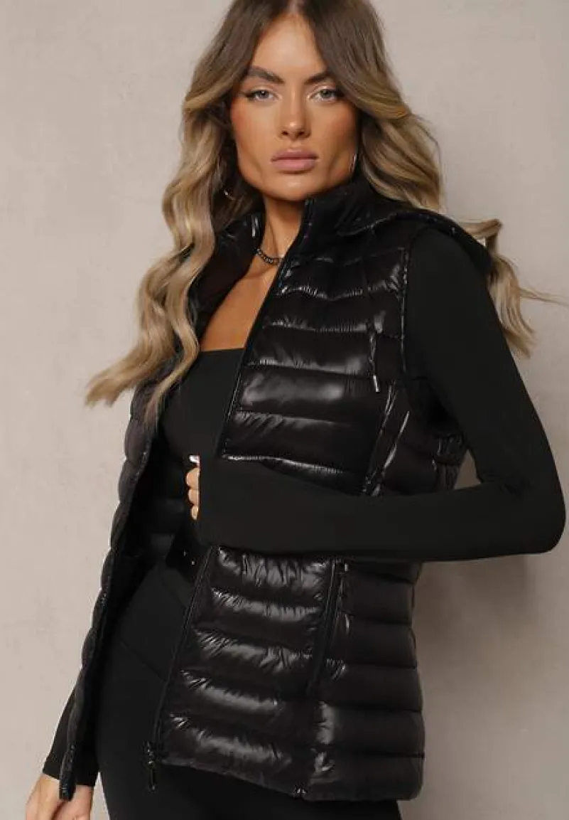 Czarna Kamizelka Ozdobiona Pikowaniem i Kapturem Mivandra