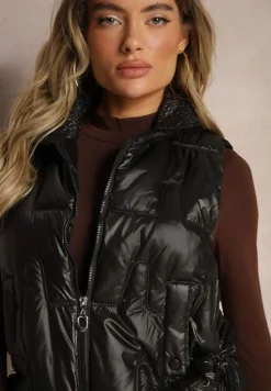 Czarna Kamizelka Pikowana Ozdobiona Troczkami i Stójką Terinora