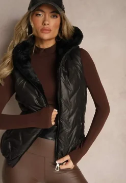 Czarna Kamizelka Pikowana Wykończona Sztucznym Futerkiem Timaveah