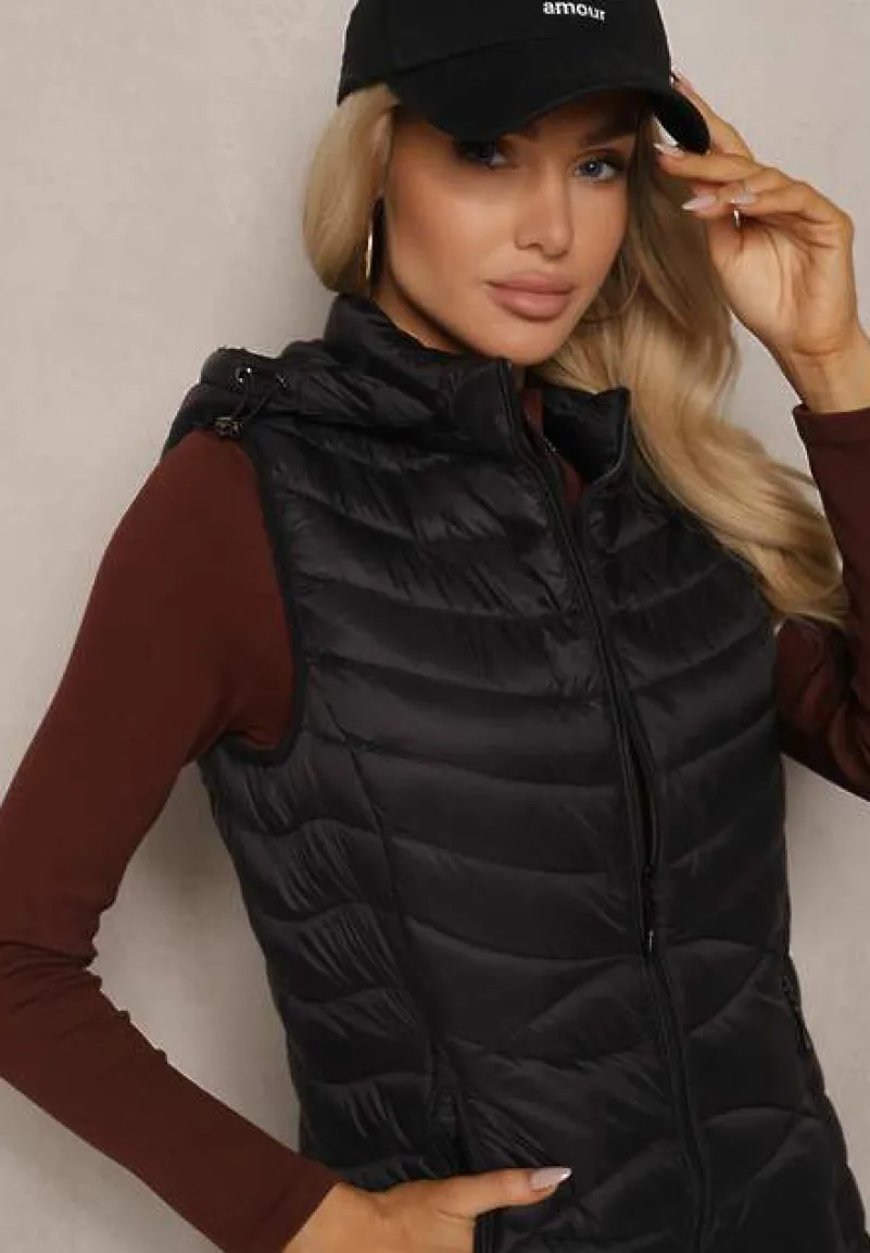 Czarna Kamizelka Pikowana z Kieszeniami i Odpinanym Kapturem Sailenne