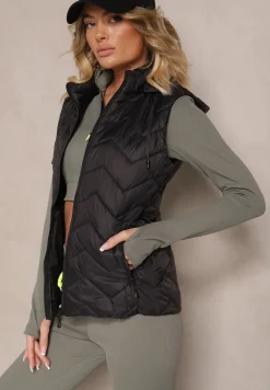 Czarna Kamizelka z Odpinanym Kapturem Ozdobiona Pikowanym Wzorem Saritha