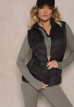 Czarna Kamizelka z Odpinanym Kapturem Ozdobiona Pikowanym Wzorem Saritha