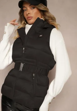 Czarna Kamizelka z Odpinanym Kapturem Ozdobiona Pikowaniem i Paskiem z Marszczeniem Inathria