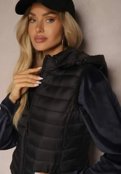 Czarna Kamizelka z Odpinanym Kapturem Ozdobiona Pikowaniem Mailaya