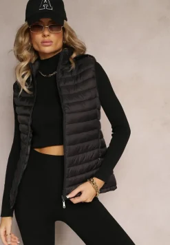 Czarna Kamizelka z Pikowaniem Kapturem i Kieszeniami Kimes