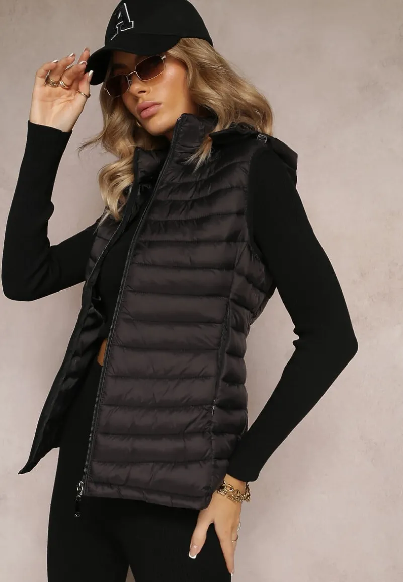 Czarna Kamizelka z Pikowaniem Kapturem i Kieszeniami Kimes