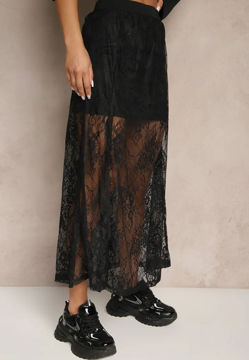 Czarna Koronkowa Spódnica o Rozkloszowanym Kroju z Rozcięciem Zarlaura