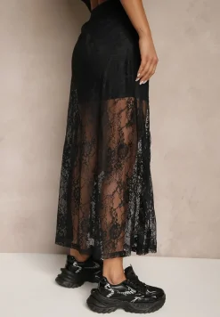 Czarna Koronkowa Spódnica o Rozkloszowanym Kroju z Rozcięciem Zarlaura