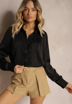 Czarna Koszula z Koronkowymi Wstawkami i Ozdobnymi Guzikami Herinna