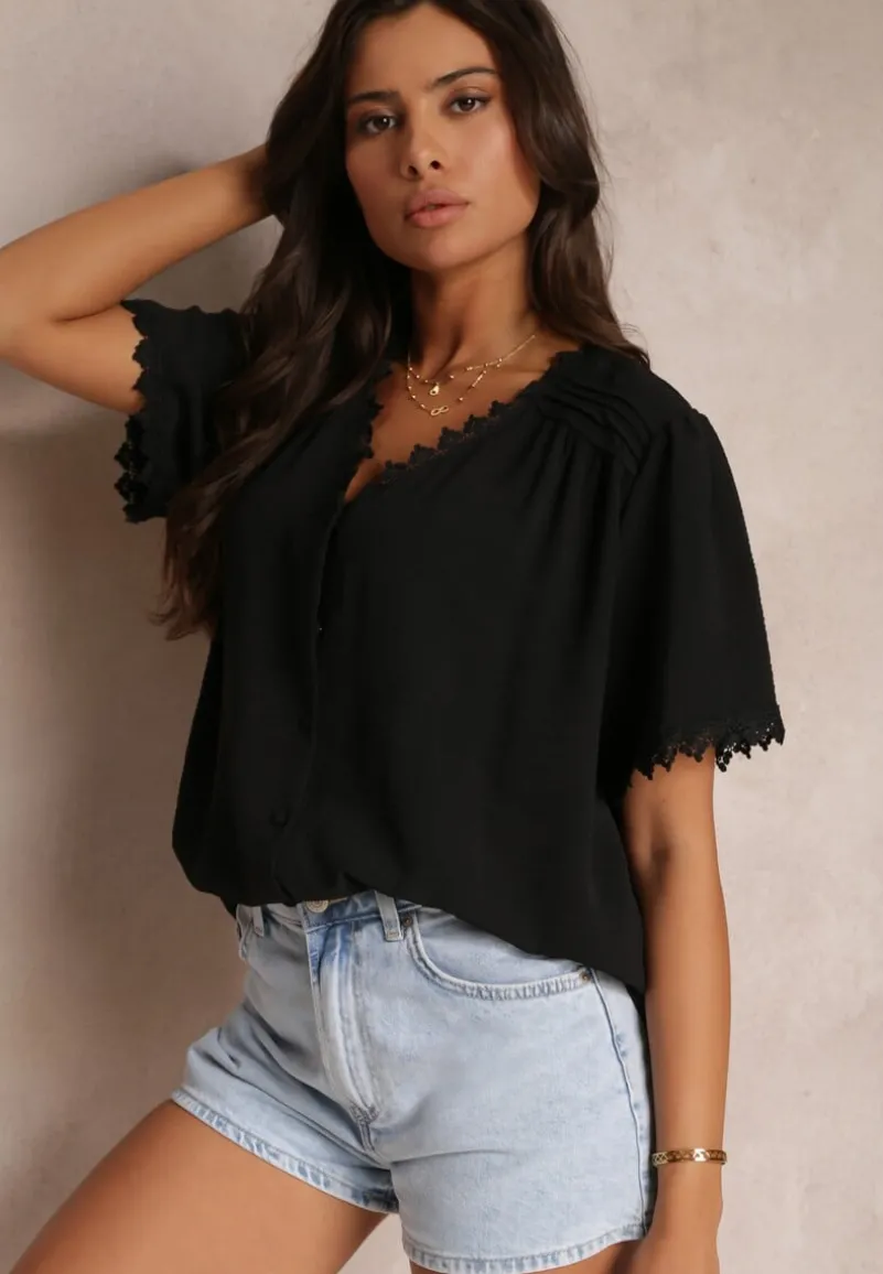 Czarna Koszula Zapinana na Guziki z Ozdobną Koronką Willona