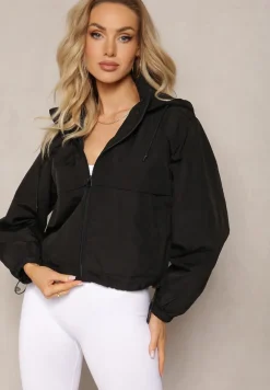 Czarna Krótka Kurtka w Typie Wiatrówki z Kapturem Herradia