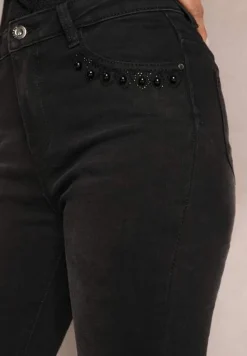 Czarne Jeansy o Fasonie Skinny z Cyrkoniami Przy Kieszeniach Aklesse