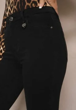 Czarne Jeansy o Kroju Skinny Zdobione Aplikacją Delanille