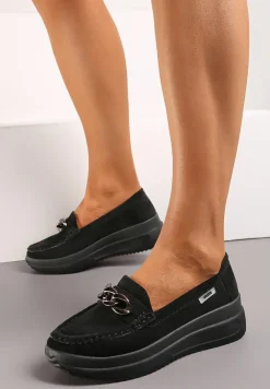 Czarne Mokasyny z Łańcuszkiem na Wysokiej Platformie Iracana