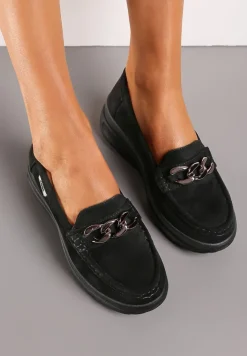 Czarne Mokasyny z Łańcuszkiem na Wysokiej Platformie Iracana