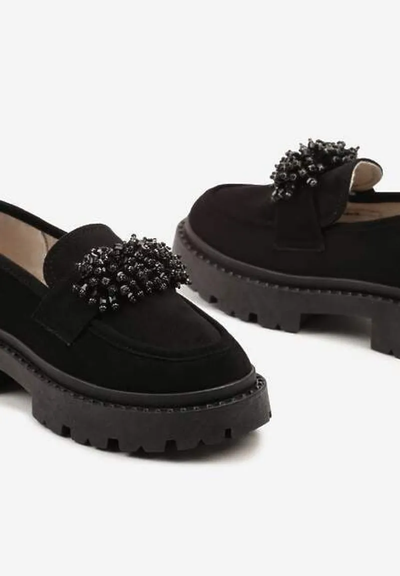 Czarne Mokasyny z Aplikacją z Biżuteryjnych Koralików Viatalia