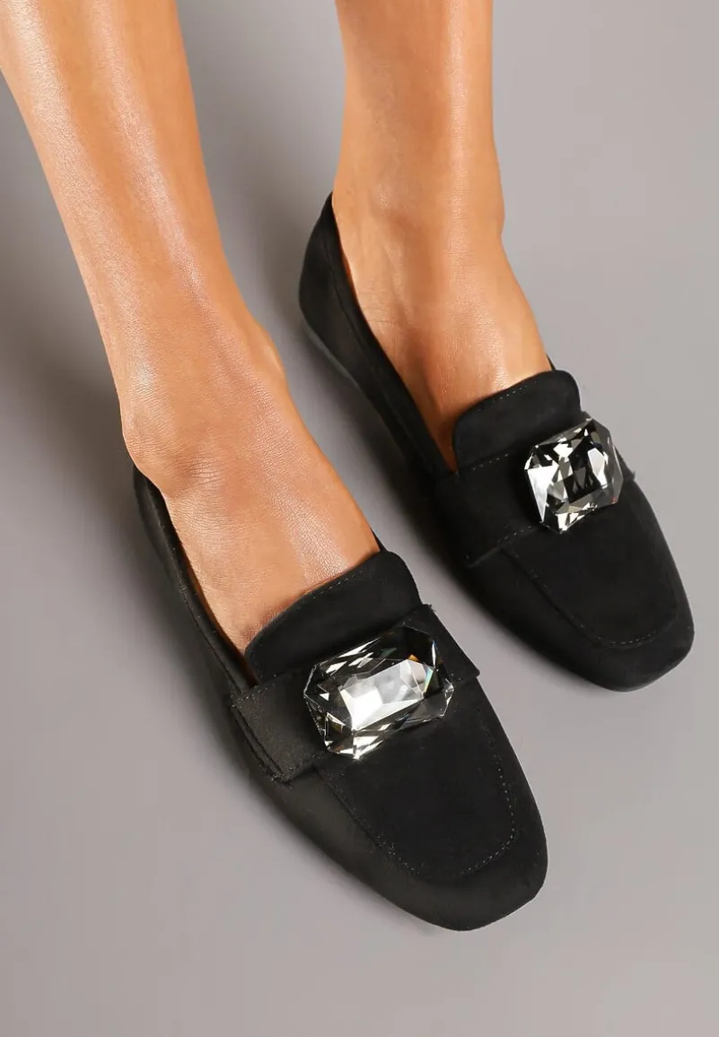 Czarne Mokasyny z Ekozamszu Zdobione Aplikacją z Dużą Cyrkonią Zidanira