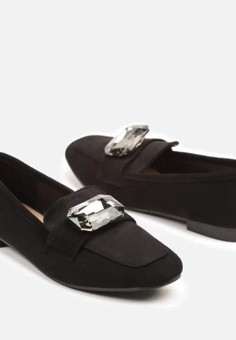 Czarne Mokasyny z Ekozamszu Zdobione Aplikacją z Dużą Cyrkonią Zidanira