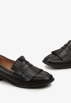 Czarne Mokasyny z Kwadratowym Noskiem i Frędzlami Tarnissa