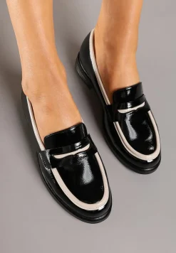 Czarne Mokasyny z Lakierowanym Połyskiem Skórzaną Wkładką i Lamówką Nusavina