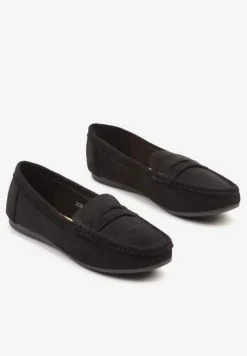 Czarne Mokasyny z Ozdobnymi Przeszyciami Rivgis
