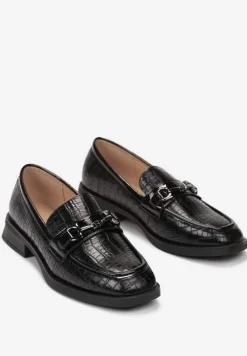 Czarne Mokasyny z Tłoczeniem Skóry Krokodyla z Metalową Ozdobą i Skórzaną Wkładką Kareph