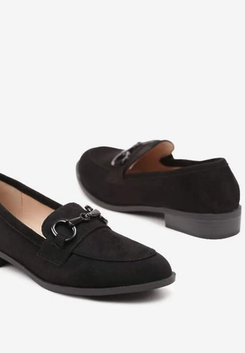 Czarne Mokasyny z Wkładką ze Skóry Naturalnej Zdobione Łańcuszkiem Delariona