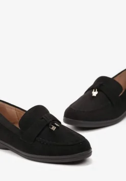 Czarne Mokasyny z Zawieszką w Kształcie Kłódki Lorniwas