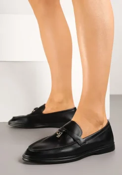 Czarne Mokasyny Zdobione Elegancką Aplikacją ze Skórzaną Wkładką Doreme