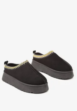 Czarne Śniegowce na Grubej Podeszwie z Niską Cholewką Zdobioną Haftem Neallira