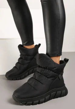 Czarne Śniegowce na Platformie z Tłoczeniem i Pikowaną Cholewką Resisia