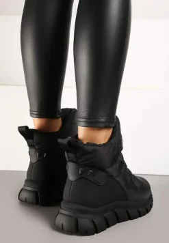 Czarne Śniegowce na Platformie z Tłoczeniem i Pikowaną Cholewką Resisia