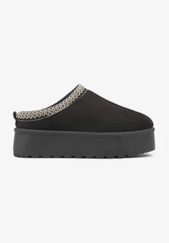 Czarne Śniegowce na Platformie z Ozdobnym Paskiem Lotiara