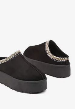 Czarne Śniegowce na Platformie z Ozdobnym Paskiem Lotiara