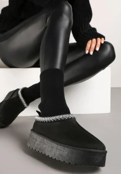 Czarne Śniegowce na Platformie z Ozdobną Dopasowaną Cholewką i Haftowanymi Obszyciami Tinnacilia