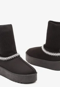 Czarne Śniegowce na Platformie z Ozdobną Dopasowaną Cholewką i Haftowanymi Obszyciami Tinnacilia