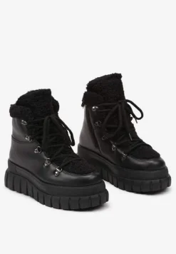 Czarne Śniegowce Traperki na Platformie z Tłoczeniem Ozdobione Futerkiem Heloma