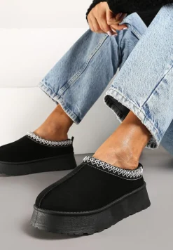 Czarne Śniegowce z Ekozamszu na Platformie z Niską Cholewką z Ozdobnym Haftem Garvia