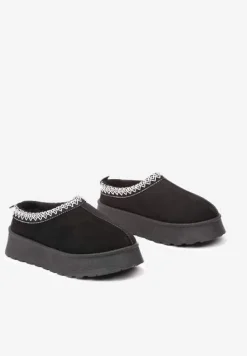 Czarne Śniegowce z Ekozamszu na Platformie z Niską Cholewką z Ozdobnym Haftem Garvia