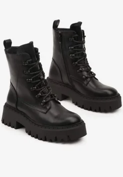 Czarne Ocieplane Botki Workery na Płaskiej Podeszwie ze Sznurowaniem Berilea