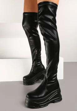 Czarne Ocieplane Kozaki na Tłoczonej Platformie z Dopasowaną Cholewką Salimira