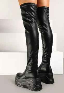 Czarne Ocieplane Kozaki na Tłoczonej Platformie z Dopasowaną Cholewką Salimira