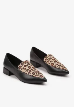 Czarne Panterkowe Półbuty Typu Loafersy ze Szpiczastym Noskiem na Niskim Słupku Tillea