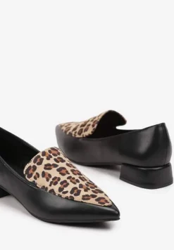 Czarne Panterkowe Półbuty Typu Loafersy ze Szpiczastym Noskiem na Niskim Słupku Tillea