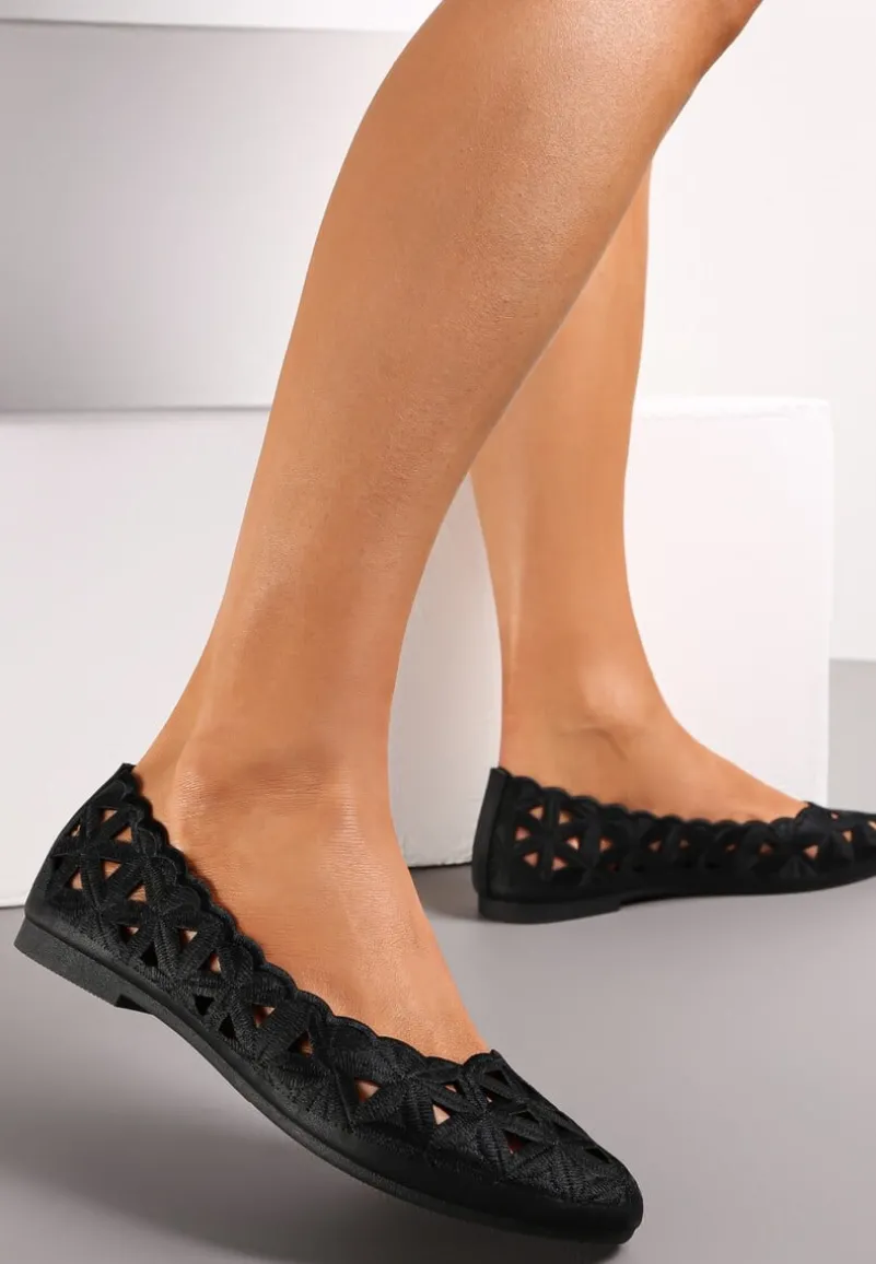 Czarne Płaskie Balerinki z Ażurowymi Zdobieniami Olare