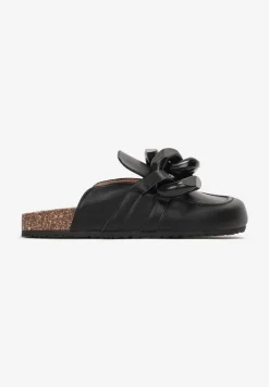 Czarne Płaskie Klapki z Korkową Podeszwą i Ozdobnym Łańcuchem Farya