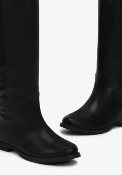 Czarne Płaskie Kozaki z Frędzlami w Stylu Kowbojek Volpe