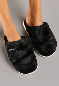 Czarne Płaskie Pikowane Kapcie Ozdobione Futerkiem Learial